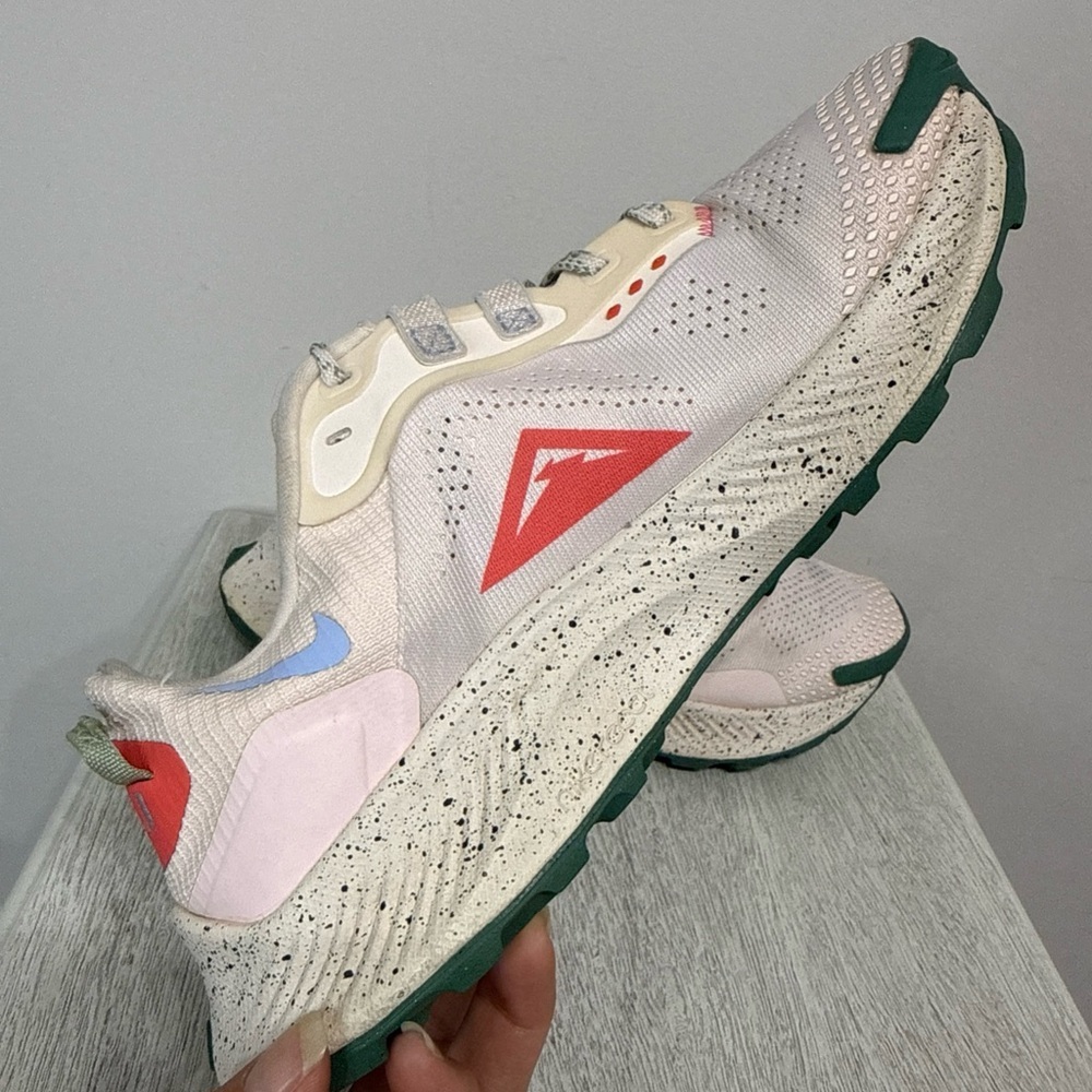 Women's Nike Air Zoom Pegasus Trail 3 Soft Pink DA8698-600 Size 8.5 - Picture 13 of 13